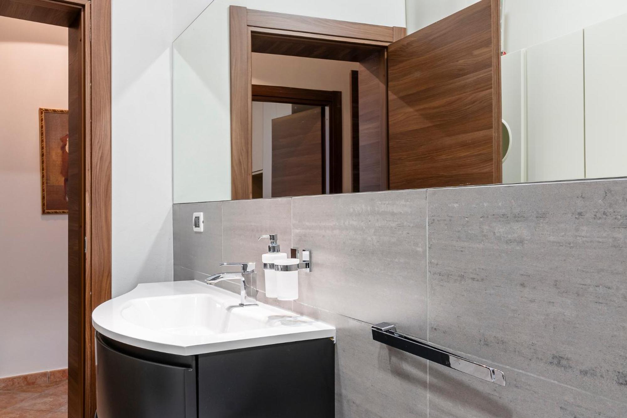 Bagni Pancaldi Sea View Apartment! Livorno Bagian luar foto