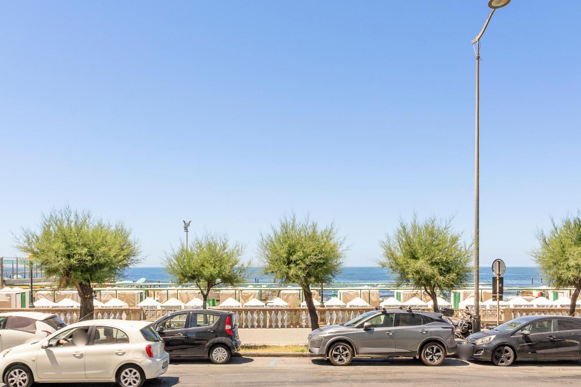 Bagni Pancaldi Sea View Apartment! Livorno Bagian luar foto